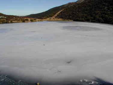 pozonegro_helado_grande.jpg (488450 bytes)